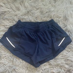 Lululemon Hotty Hot shorts 2.5